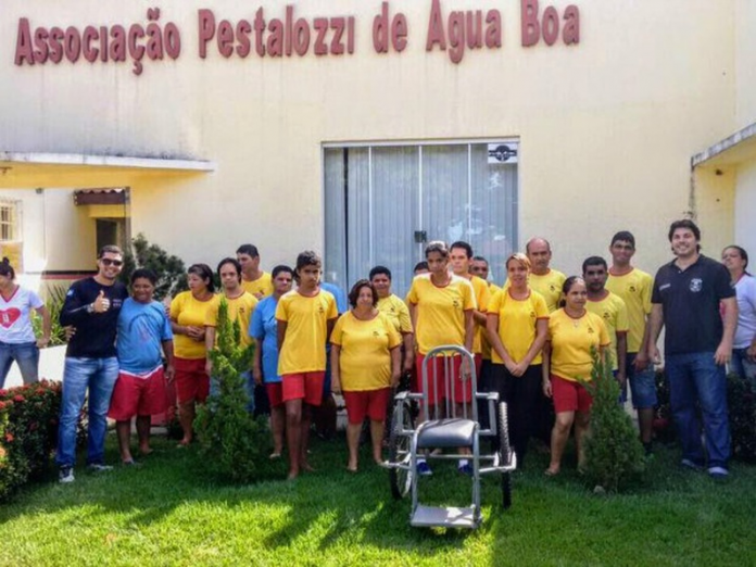 RECICLANDO BICICLETAS A POLÍCIA DO MT FAZ CADEIRA DE RODAS