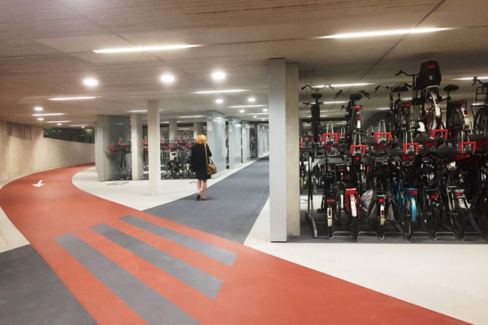 ESTACIONAMENTO TEM 6 MIL VAGAS PARA BICICLETAS, MAS AINDA É POUCO