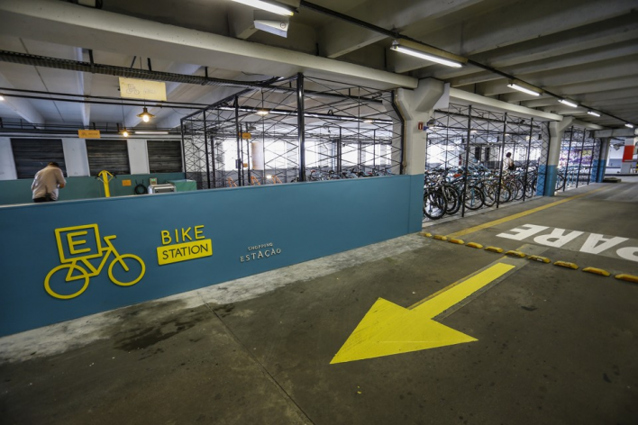 SHOPPING DE CURITIBA TEM BICICLETÁRIO COM FACILIDADES PARA O CICLISTA