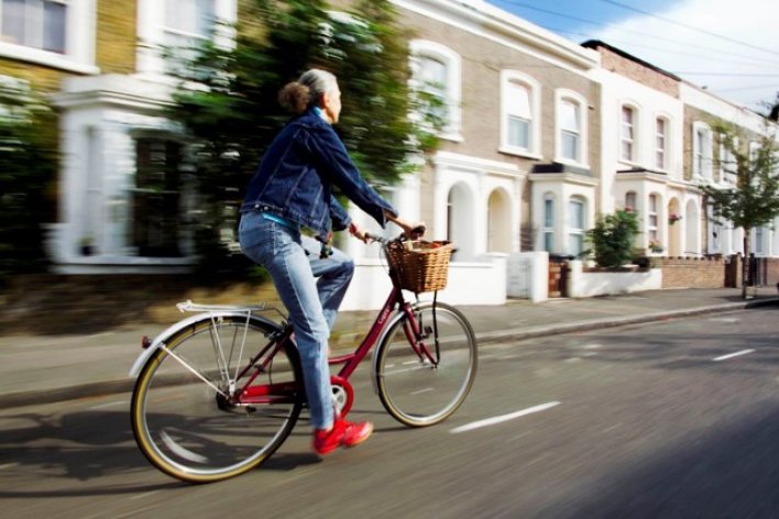 A BICICLETA É O MEIO DE TRANSPORTE ASSOCIADO AOS MAIORES BENEFíCIOS À SAÚDE