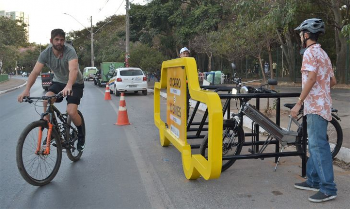 MONTES CLAROS IMPLANTA ESTACIONAMENTOS PARA INCENTIVAR USO DA BICICLETA