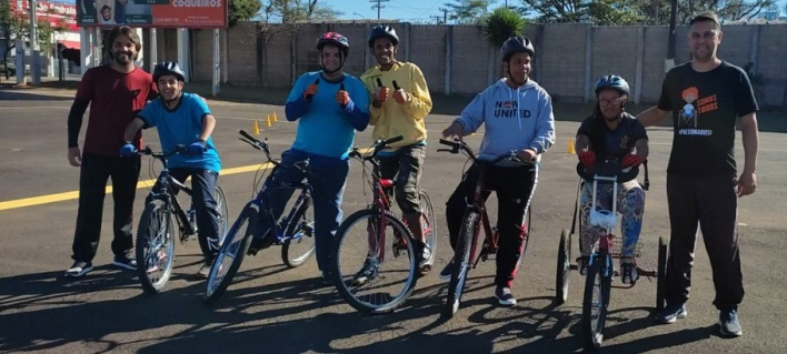 PROJETO INCLUSIVO USA BICICLETA E ORIENTAÇÕES SOBRE DIREITOS E DEVERES NO TRÂNSITO
