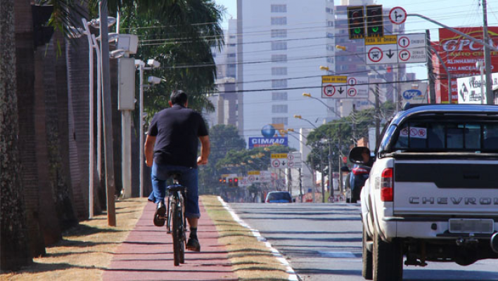 GOIÂNIA SE DESLOCA A PEDAL: ESTUDO INDICA QUE POPULAÇÃO TROCA ÔNIBUS POR BICICLETA